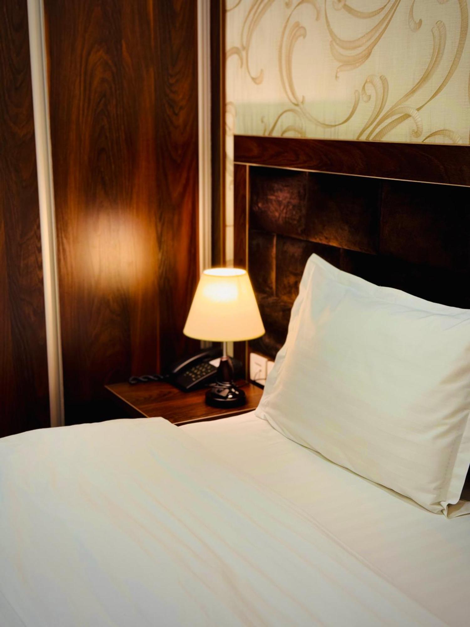 Ark Billur Halal Hotel Tasjkent Exteriör bild